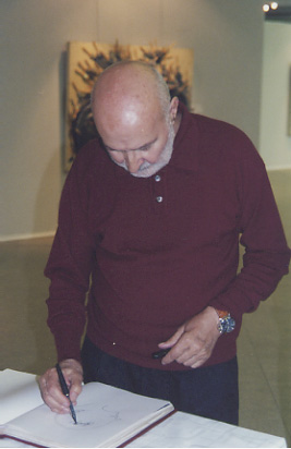 Arman signe le livre d'or - Sep 2004